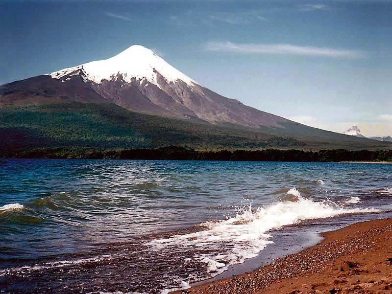 22 Lake Villarica with Volcano Villarica behind 800