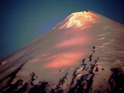 28 Volcan Osorno at sunset in Chile 800