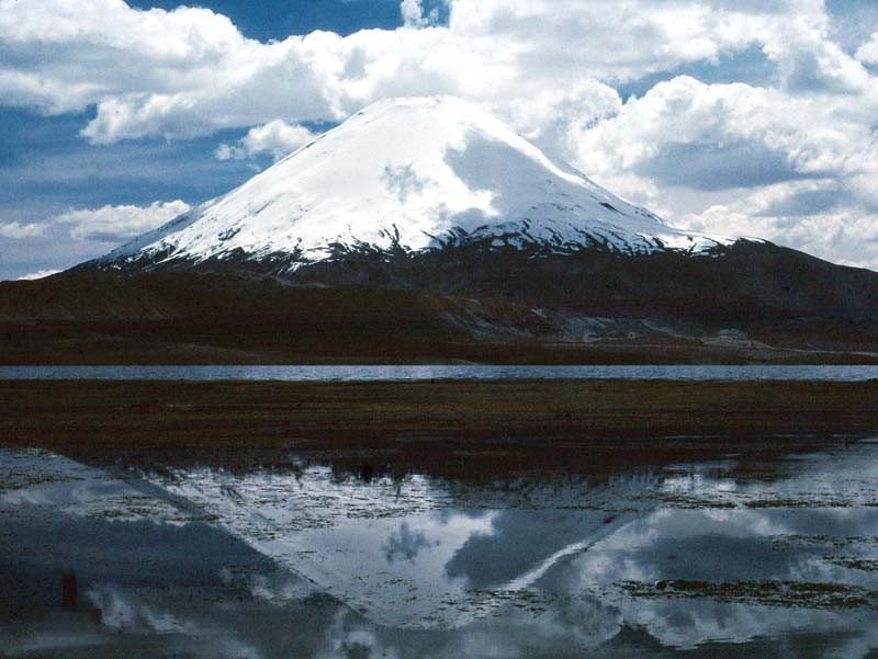23 Morning sun lighting up volcano in Sajarma National Park in Bolivia 800